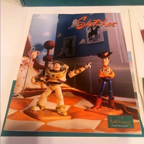 Walt Disney Commemorative Binder Set - Picture 6 of 7